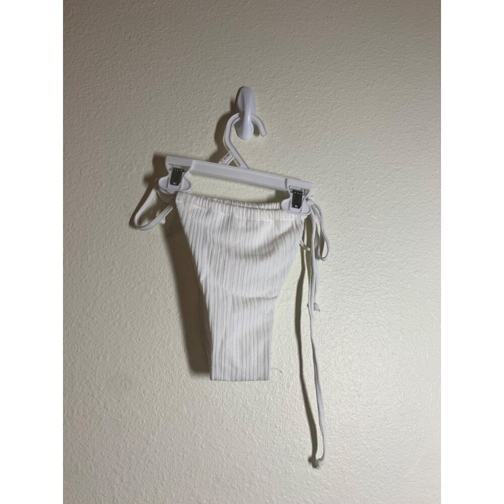 NWT Swimsuit Bikini Bottoms Women's Size Medium White AD3